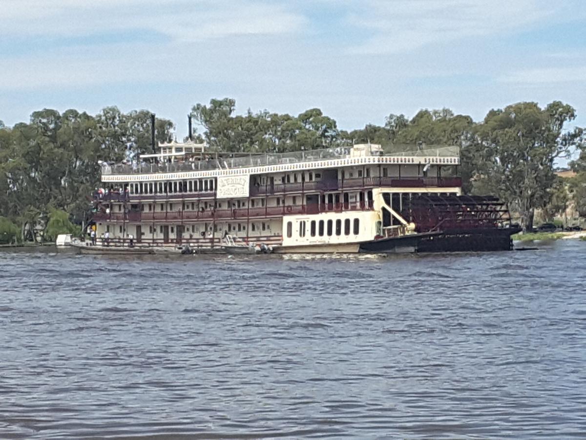 A La Folly Too The Old Workshop Bed & Breakfast Murray Bridge Exterior photo