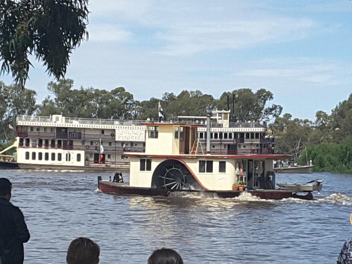 A La Folly Too The Old Workshop Bed & Breakfast Murray Bridge Exterior photo