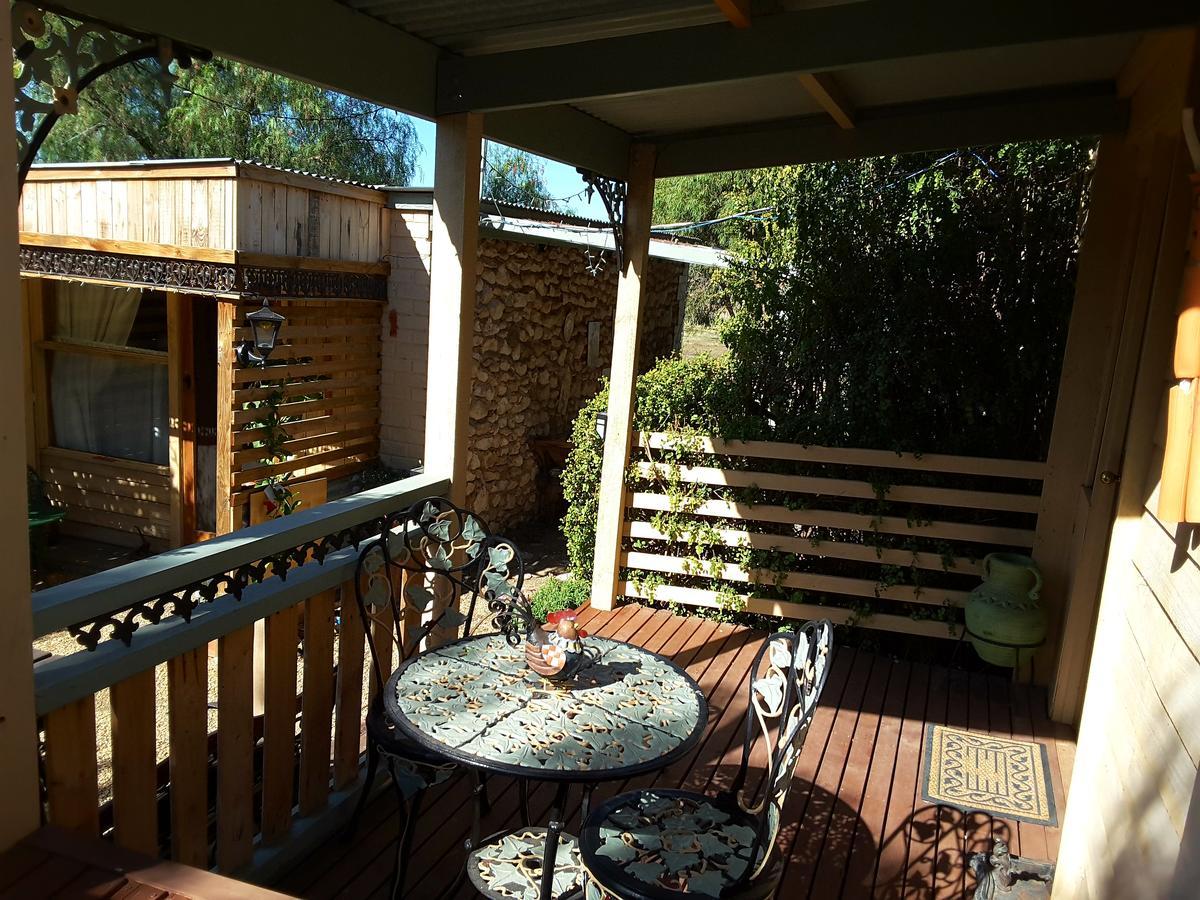 A La Folly Too The Old Workshop Bed & Breakfast Murray Bridge Exterior photo